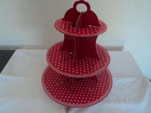 AWESOME 3 TIER CARDBOARD CUPCAKE STAND!!!!!!!!!!!! HOLDS BETWEEN 12 AND 18 CUPCAKES!!!!!!!