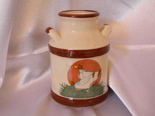 BEAUTIFUL JAR WITH PICTURE OF DUCKS!!!!!!! MADE IN TAIWAN!!!!