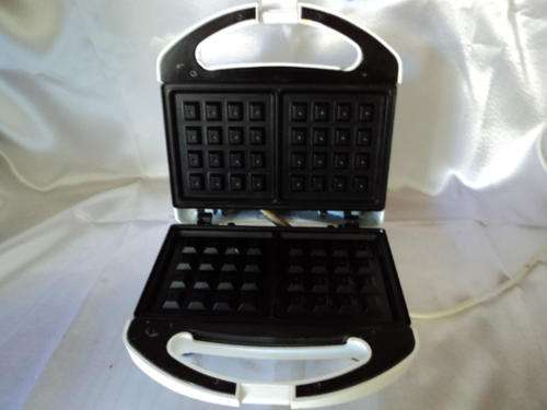 AWESOME OTTIMO WHITE WAFFLE MAKER!!!!!!!