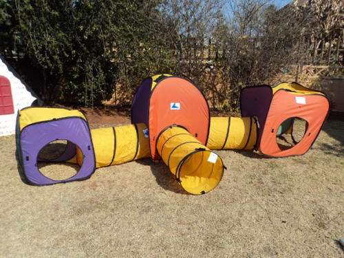 WOW!!! AN AWESOME KIDDIES 6PC PLAY HUT SET!!!!