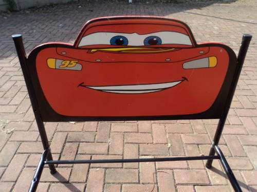 AN AWESOME DISNEY CARS LIGHTNING MC QUEEN SINGLE / TODDLER BED FOR YOUR LITTLE ONE!!!!