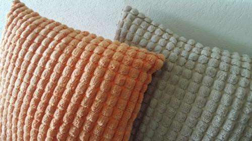 2 MAGNIFICENT ORANGE AND BEIGE SCATTER CUSHIONS!!!! 40CM X 40CM!!!!