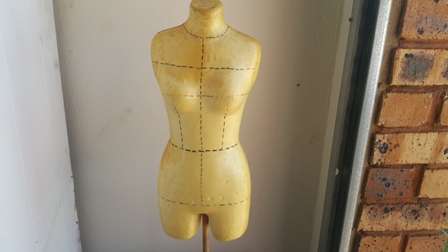 A STUNNING AND EXTREMELY APPEALING REPLICA MANNEQUIN!! GREAT FOR DECOR IN YOUR HOUSE OR SEWING ROOM!