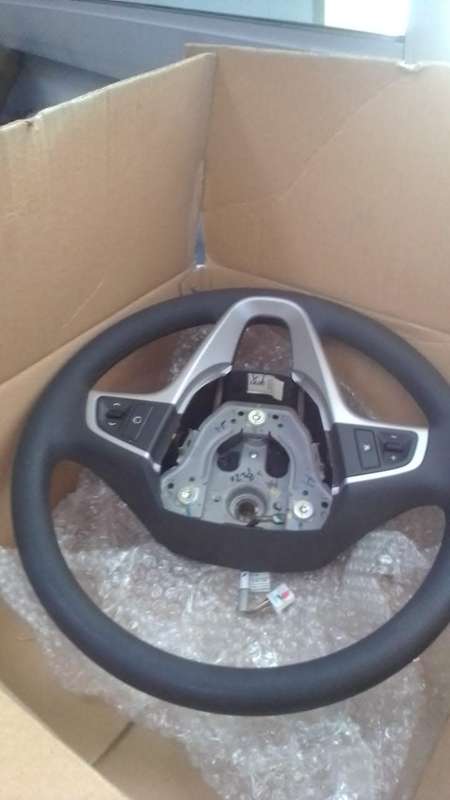 HYUNDAI OEM! I20 STEERING WHEEL