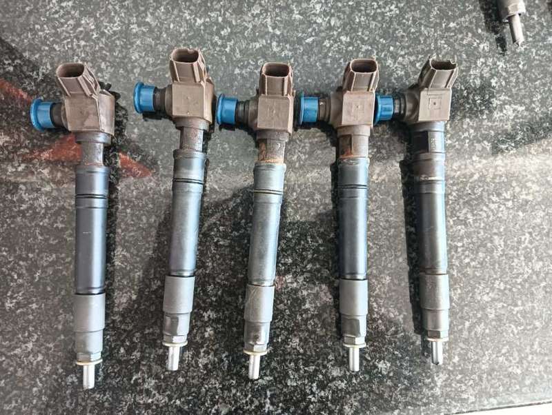 Denso Common Rail Injector 23670-0E020 For Toyota Hilux 2GD-FTV 2.4L