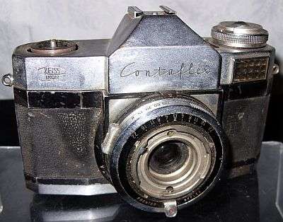 VINTAGE CAMERA BY ZEISS IKON - CONTAFLEX
