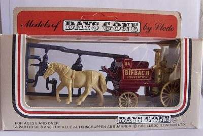 MINT IN BOX LLEDO DIE CAST VINTAGE VEHICLE ( FIRE ENGINE )