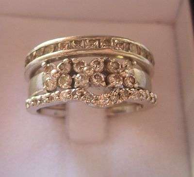 THREE STERLING SILVER RINGS SET WITH FACETED CZ STONES - TE PRAGTIG