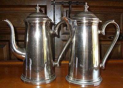 AN OLD STYLE TEAPOT AND COFFEEPOT - 1 LITER CAPACITY
