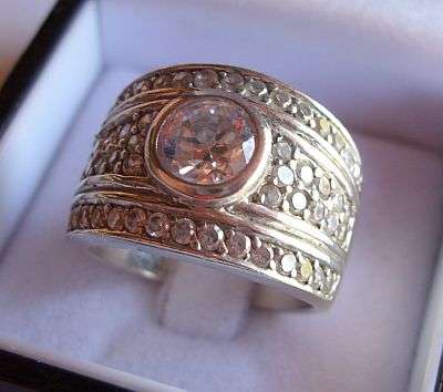 24 HOUR AUCTION - BREATHTAKING STERLING SILVER RING - LOTS OF BLING