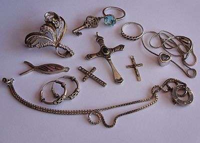 A WICKED LITTLE LOT OF STERLING SILVER ITEMS !!!