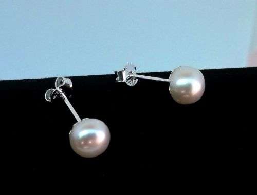 LOVELY MABE PEARL EARRINGS SET IN STERLING SILVER - BIDDING PER PAIR ....FREE COMBINING ....!!!