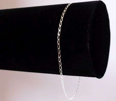 WOW !! WOW !! PETITE AND LOVELY 19 CM STERLING SILVER BRACELET !!! BID PER BRACELET ..FREE COMBINING