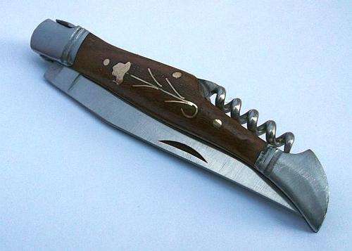 A REMARKABLY CLASSY LOOKING VINTAGE POCKET KNIFE WITH CORKSCREW ...SUPER COOL !!!