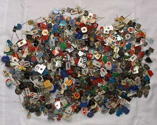500 VINTAGE ADVERTISING STICK PINS FROM THE 1960`S AND 70`S !!!! RARE IN SA !!!! BID PER PIN ......