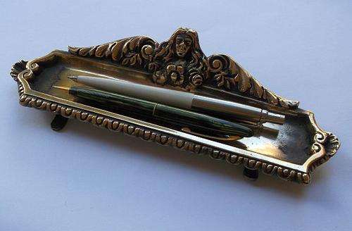 A STUNNING VINTAGE SOLID BRASS PEN DESK STAND WITH ARCHANGEL MOTIF ...TOP CLASS ITEM !!!! WOW !!!!