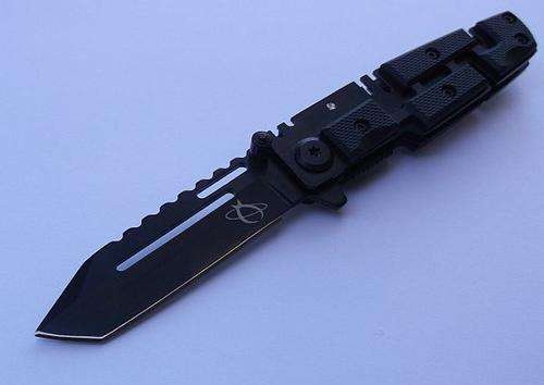 NICE COMPACT POCKET KNIFE ...SUPER SHARP !!! LOW !! LOW !! LOW SHIPPING FEES !!!