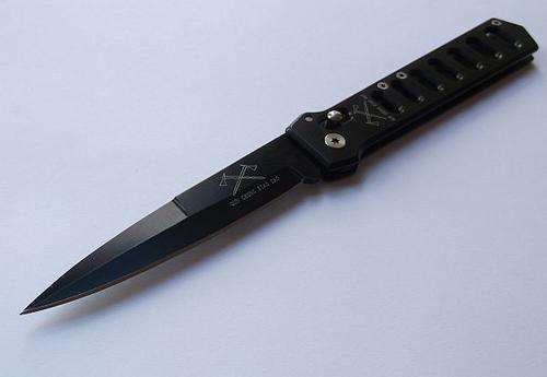 SLEEK AND STURDY GREAT QUALITY POCKET KNIFE !!! LOW !! LOW !! LOW SHIPPING FEES !!!