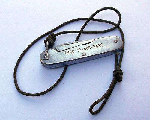 A VINTAGE SA ARMY POCKET KNIFE - NATO NUMBER 7340-18-400-2426 BY VILCO - SABS APPROVED