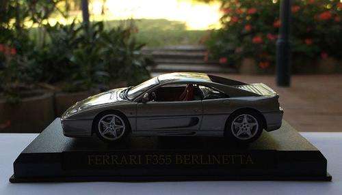 BRILLIANT !!! 1:43 FERRARI F355 BERLINETTA DIE CAST METAL MODEL ON STAND ...AWESOME DETAILS