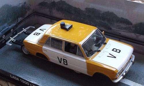 JAMES BOND 007 DIE CAST METAL MODEL FROM THE LIVING DAYLIGHTS...LADA 1500...ACTION SCENE !!