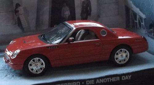 JAMES BOND 007 DIE CAST METAL MODEL FROM DIE ANOTHER DAY ...FORD THUNDERBIRD...COOL !!