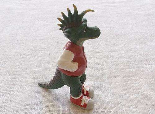 A VINTAGE TOY FROM THE HIT TV SERIES "DINOSAURS" - ROBBIE