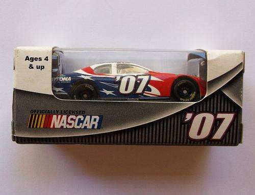 LIMITED EDITION 1:64 SCALE NASCAR RACING CAR - DAYTONA 500
