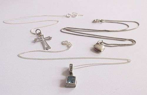 EXCELLENT DEAL !!! THREE STERLING SILVER NECKLACES WITH 3 STERLING SILVER PENDANTS !!BID FOR THE LOT