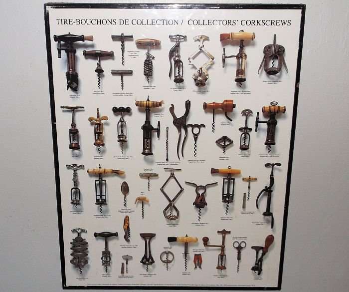 AN AWESOME "CHART" DEPICTING VARIOUS COLLECTABLE ANTIQUE & VINTAGE CORKSCREWS ...COOL !!!