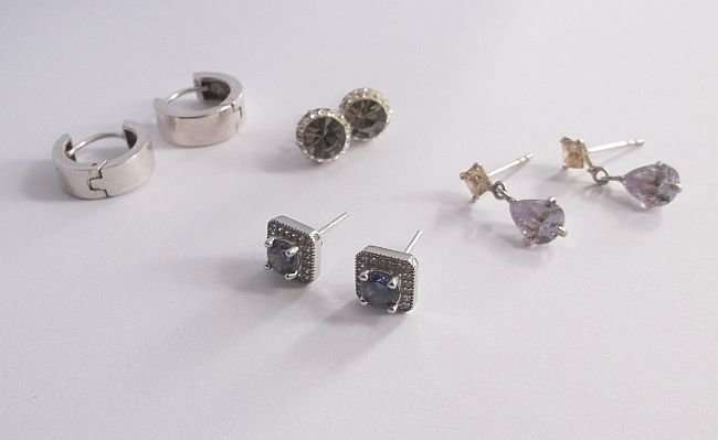 AWESOME DEAL !!! 4 PAIRS OF STERLING SILVER EARRINGS !!!