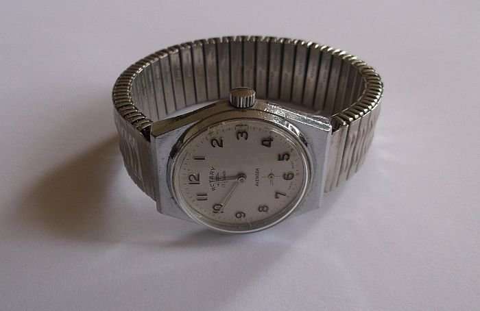 AWESOME FIND !!!! RARE VINTAGE MENS ROTARY AVENGER - WIND UP