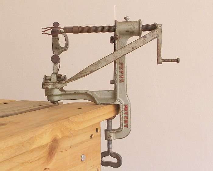 AN EXTREMELY RARE OLD FRUIT / VEGETABLE PEELER