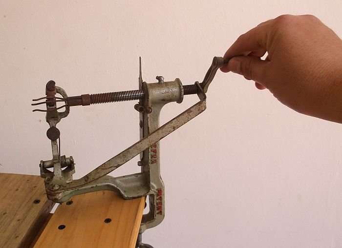 AN EXTREMELY RARE OLD FRUIT / VEGETABLE PEELER