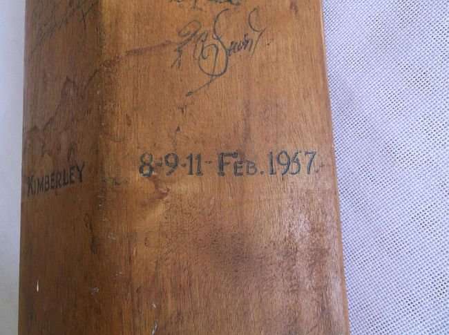 AWESOME !!! VINTAGE 1957 CRICKET BAT AUTOGRAPHED !!! GRIQUAS VS MARYLEBONE @ DE BEERS STADIUM !!!WOW