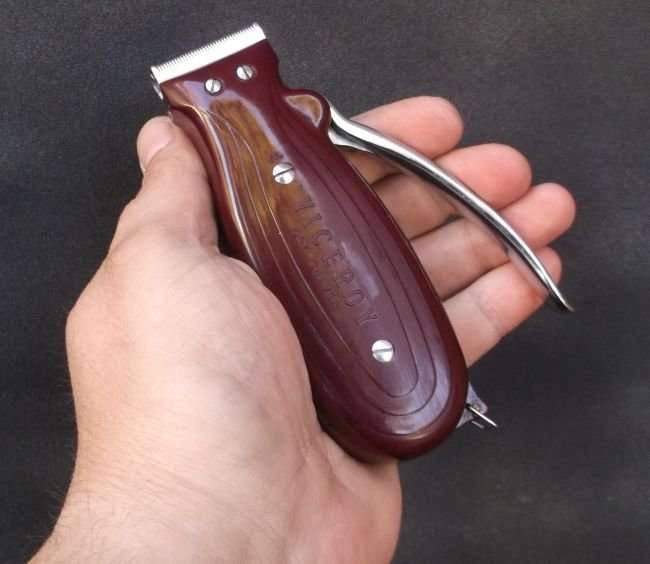 AMAZING !!! A VINTAGE 1940`S BAKELITE CLOCKWORK DRY SHAVER BY VICEROY IN ORIGINAL BOX
