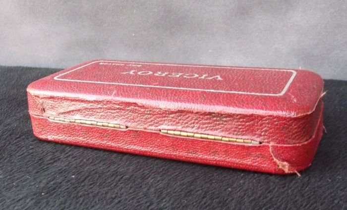 AMAZING !!! A VINTAGE 1940`S BAKELITE CLOCKWORK DRY SHAVER BY VICEROY IN ORIGINAL BOX