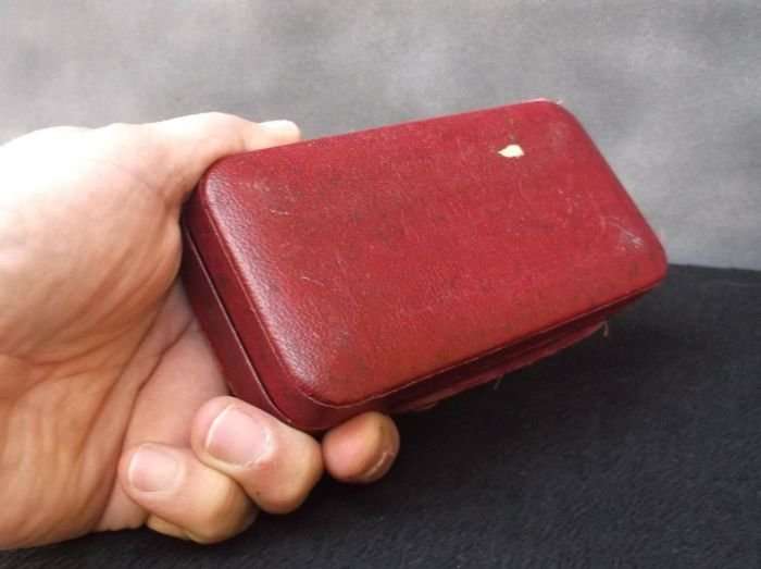 AMAZING !!! A VINTAGE 1940`S BAKELITE CLOCKWORK DRY SHAVER BY VICEROY IN ORIGINAL BOX