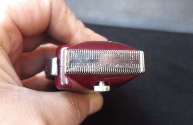 AMAZING !!! A VINTAGE 1940`S BAKELITE CLOCKWORK DRY SHAVER BY VICEROY IN ORIGINAL BOX