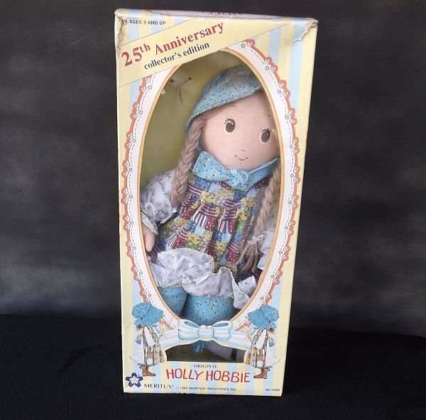 A VERY SWEET VINTAGE 1993 ORIGINAL HOLLY HOBBY RAG DOLL IN HER ORIGINAL BOX ...WOW !!!