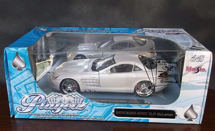A STUNNING 1:18 SCALE DIE CAST METAL MODEL OF THE MERCEDES - BENZ SLR MCLAREN...PLAYERZ EDITION..WOW