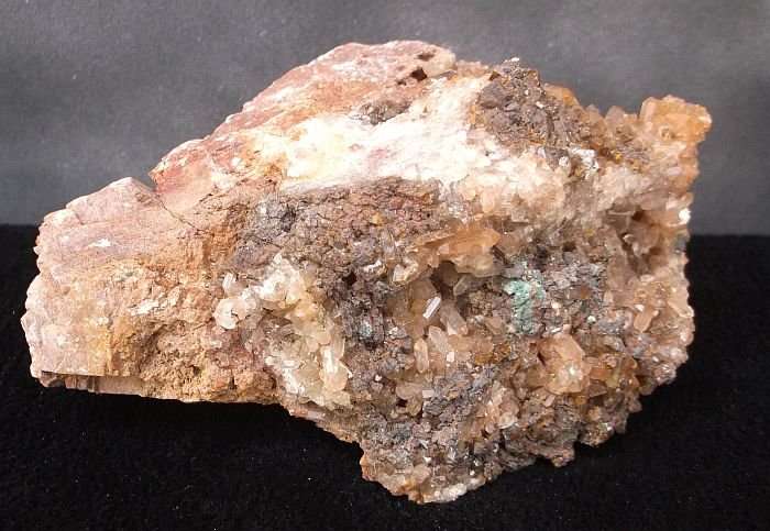 ROCKS & MINERALS COLLECTION - AN UNUSUAL QUARTZ CLUSTER