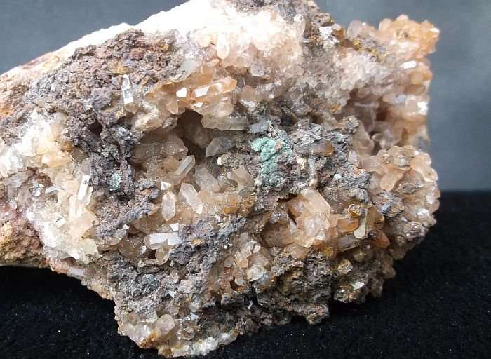 ROCKS & MINERALS COLLECTION - AN UNUSUAL QUARTZ CLUSTER