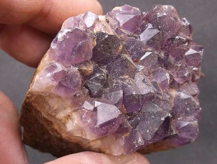 ROCKS & MINERALS COLLECTION - AMETHYST CLUSTER