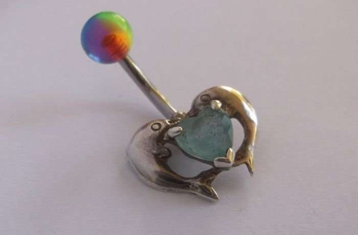 TWO PAIRS OF EARRINGS AND A BELLY RING - MABE AND SEED PEARLS ...MUST SEE