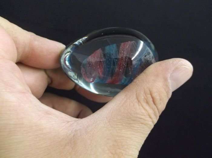 A SPLENDID VINTAGE EGG SHAPED SOLID GLASS PAPERWEIGHT / DUMP WITH SWIRLS INSIDE...SWEET !!!