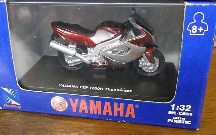BRILLIANT !!! 4 MINIATURE 1:32 SCALE DIE CAST METAL MOTORBIKES !!! EXTREME DETAILS !!!