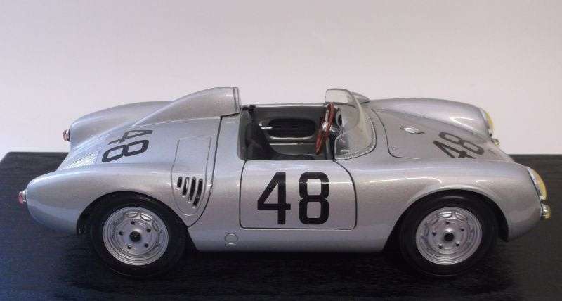 AMAZING !!! A DIE CAST METAL 1:18 SCALE MODEL PORSCHE 550A SPYDER " 1000 KM RACE BUENOS AIRES 1958 "