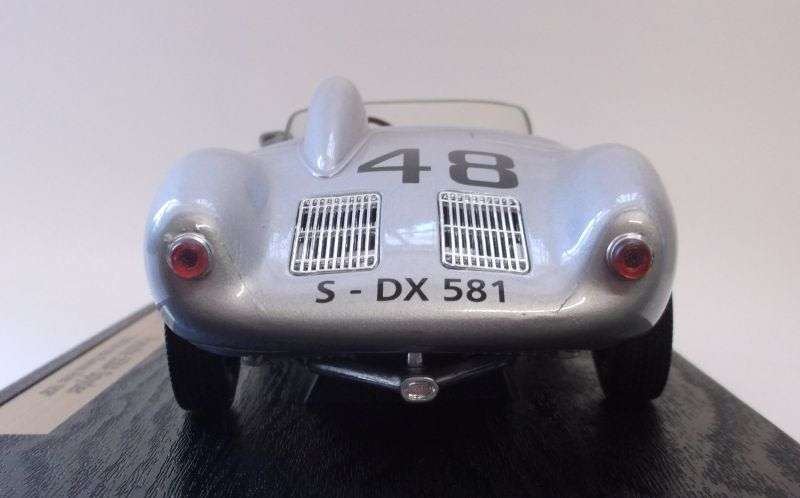 AMAZING !!! A DIE CAST METAL 1:18 SCALE MODEL PORSCHE 550A SPYDER " 1000 KM RACE BUENOS AIRES 1958 "