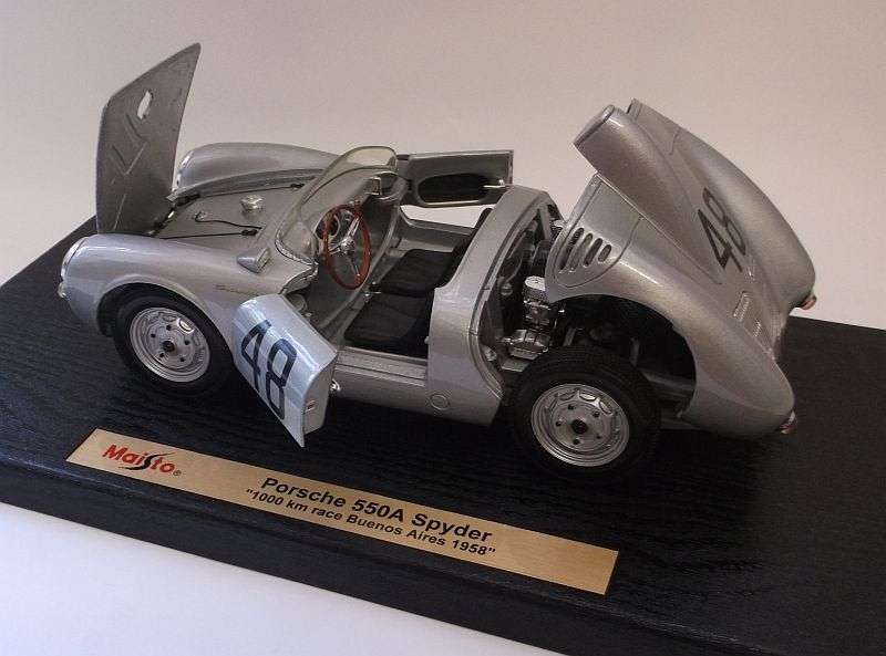 AMAZING !!! A DIE CAST METAL 1:18 SCALE MODEL PORSCHE 550A SPYDER " 1000 KM RACE BUENOS AIRES 1958 "
